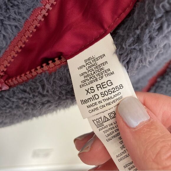 L.L. Bean Women’s Mountain Bound Primaloft hooded Jacket XS Reversible! - Picture 9 of 10